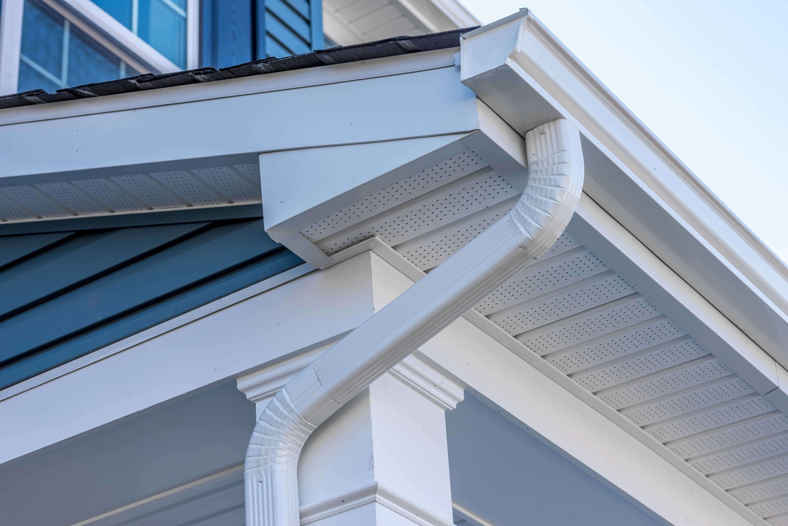 Cheap and durable vinyl gutters installation in Acworth